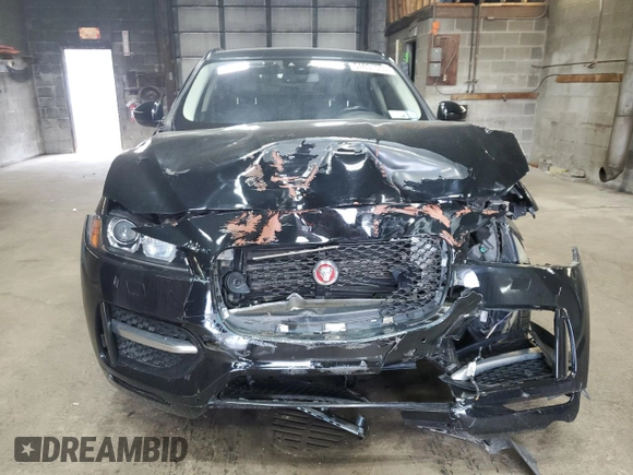 2017 Jaguar F-Pace 35t Premium with VIN SADCJ2BV4HA489317, listed as a Copart auction lot 54831305 with 61,402 mi miles and Salvage Title. Bid and sale history available at DreamBid. Image 5.