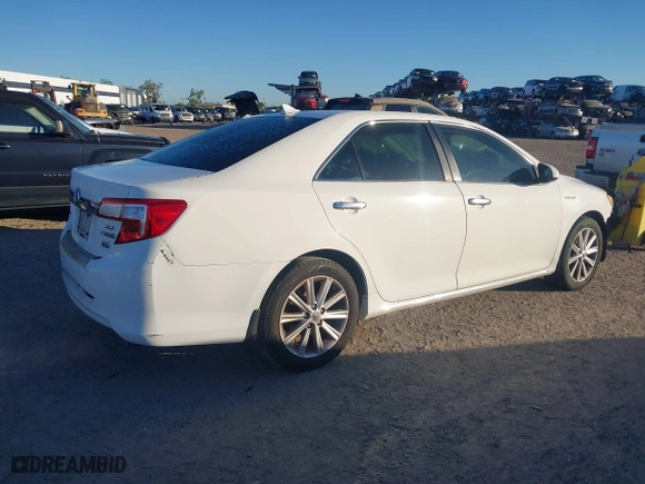 2014 Toyota Camry Hybrid LE with VIN 4T1BD1FK7EU114178, listed as a IAAI auction lot 41833139 with 175,117 mi miles. Bid and sale history available at carsss.com. Image 4.