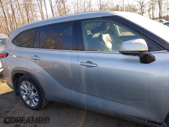 2023 Toyota Highlander Hybrid Limited with VIN 5TDXBRCH8PS122997, listed as a IAAI auction lot 41410080 with 29,647 mi miles and . Bid and sale history available at DreamBid. Image 13.