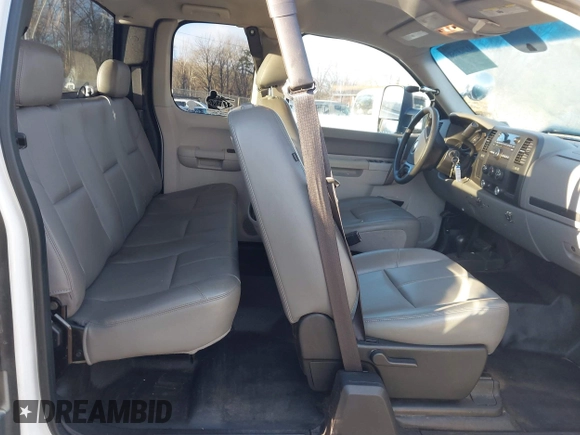 2010 Chevrolet Silverado 1500 with VIN 1GCSKPE31AZ229573, listed as a IAAI auction lot 41203758 with 128,175 mi miles and . Bid and sale history available at DreamBid. Image 8.