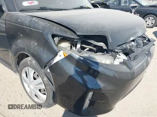 2014 Scion xB z VIN JTLZE4FE5EJ059750, wystawiony jako IAAI lot #40579685 z przebiegiem 106 302 mil mil oraz . Historia ofert i sprzedaży dostępna na DreamBid. Obrazek 6.