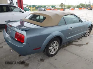 2007 Ford Mustang Deluxe with VIN 1ZVFT84N375260554, listed as a IAAI auction lot 42740799 with 162,939 mi miles and . Bid and sale history available at DreamBid. Image 4.