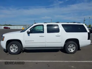 2007 Chevrolet Suburban LT with VIN 1GNFK16357J184567, listed as a IAAI auction lot 41811824 with 233,405 mi miles and . Bid and sale history available at DreamBid. Image 14.