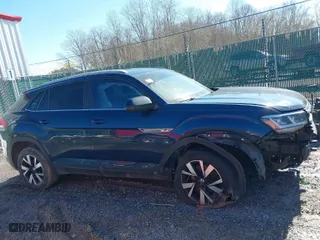 2020 Volkswagen Atlas Cross Sport 2.0T SE with VIN 1V24C2CA9LC214981, listed as a IAAI auction lot 41561094 with 186,194 mi miles. Bid and sale history available at carsss.com. Image 14.