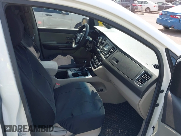 2015 Kia Sedona LX with VIN KNDMB5C15F6026922, listed as a IAAI auction lot 41563861 with 133,733 mi miles. Bid and sale history available at carsss.com. Image 5.