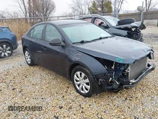 2015 Chevrolet Cruze LS z VIN 1G1PA5SH0F7274058, wystawiony jako IAAI lot #41735357 z przebiegiem 118 993 mil mil oraz . Historia ofert i sprzedaży dostępna na DreamBid. Obrazek 1.