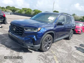 2024 Honda Pilot Sport with VIN 5FNYG2H32RB006860, listed as a IAAI auction lot 41078868 with 39,307 mi miles. Bid and sale history available at carsss.com. Image 2.
