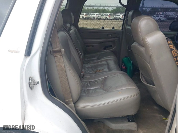 2006 GMC Yukon SLE with VIN 1GKEC13ZX6R132107, listed as a IAAI auction lot 41929784 with 426907 miles. Bid and sale history available at carsss.com. Image 8.