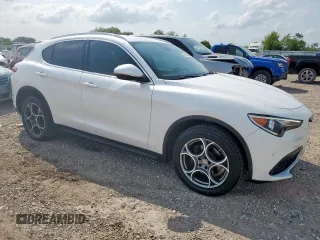2018 Alfa Romeo Stelvio Ti z VIN ZASFAKBN9J7B76119, wystawiony jako Copart lot #57580225 z przebiegiem 111 851 mil mil oraz Czysty tytuł • Clean title. Historia ofert i sprzedaży dostępna na DreamBid. Obrazek 4.