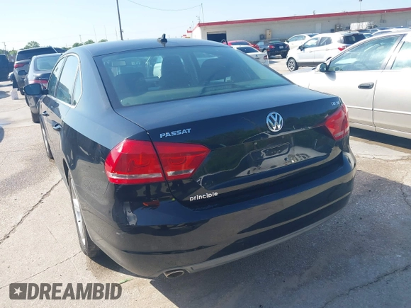 2013 Volkswagen Passat SE z VIN 1VWBN7A36DC061933, wystawiony jako IAAI lot #41972986 z przebiegiem 171 069 mil mil oraz . Historia ofert i sprzedaży dostępna na DreamBid. Obrazek 3.