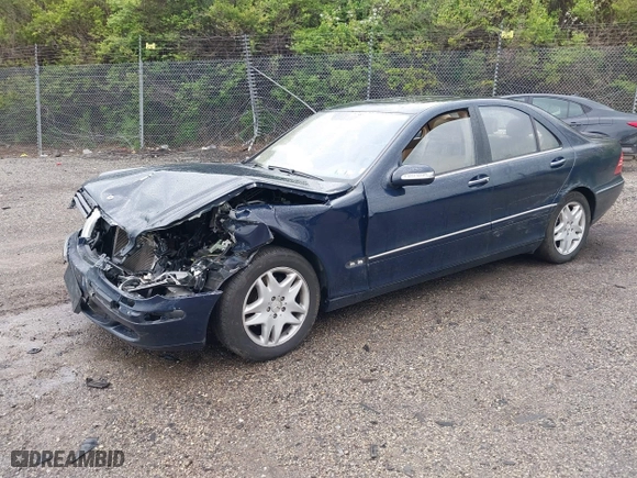 2006 Mercedes-Benz S-Class 3.7L with VIN WDBNF67J36A484169, listed as a IAAI auction lot 42021582 with 138,406 mi miles. Bid and sale history available at carsss.com. Image 2.