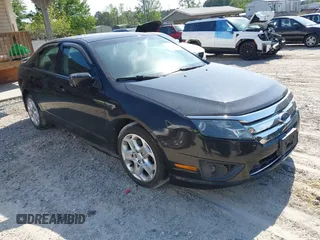 2010 Ford Fusion SE z VIN 3FAHP0HA5AR315413, wystawiony jako IAAI lot #42060586 z przebiegiem 165 810 mil mil oraz . Historia ofert i sprzedaży dostępna na DreamBid. Obrazek 1.