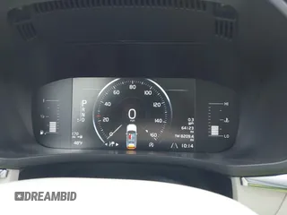 2018 Volvo XC60 Momentum z VIN YV4102RK6J1008472, wystawiony jako IAAI lot #41789008 z przebiegiem 64 123 mil mil oraz . Historia ofert i sprzedaży dostępna na DreamBid. Obrazek 7.