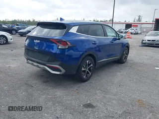 2024 Kia Sportage EX z VIN 5XYK33DF6RG196565, wystawiony jako IAAI lot #41912711 z przebiegiem 9 582 mil mil oraz . Historia ofert i sprzedaży dostępna na DreamBid. Obrazek 4.