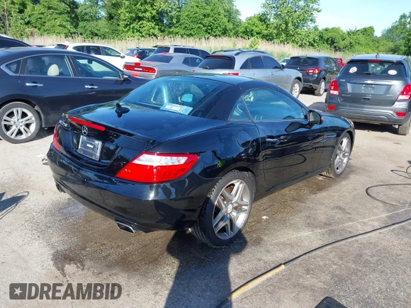 2014 Mercedes-Benz SLK 250 с VIN WDDPK4HAXEF083492, выставлен на аукционе IAAI как лот 42289662 с пробегом 100 118 миль миль и . История ставок и продаж доступна на DreamBid. Изображение 4.