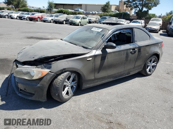 2009 BMW 1 Series 128i z VIN WBAUP73579VF06955, wystawiony jako Copart lot #68562684 z przebiegiem Nie podano mil oraz Szkoda całkowita • Salvage title. Historia ofert i sprzedaży dostępna na DreamBid. Obrazek 1.