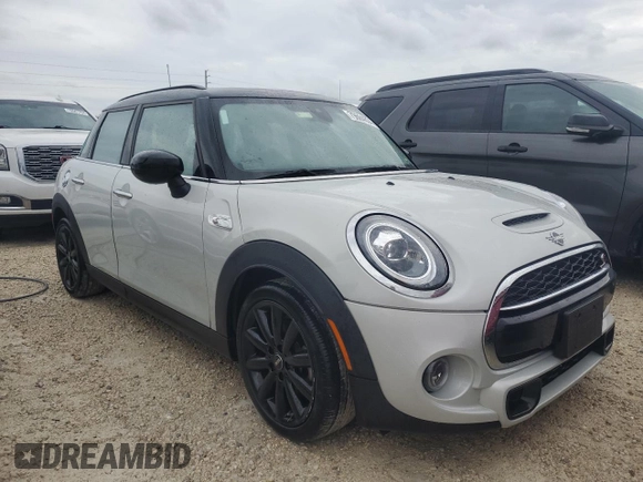 2021 MINI Hardtop 4 Door Cooper S with VIN WMWXU9C0XM2P38902, listed as a Copart auction lot 79684634 with Not provided miles and Non repairable. Bid and sale history available at DreamBid. Image 4.
