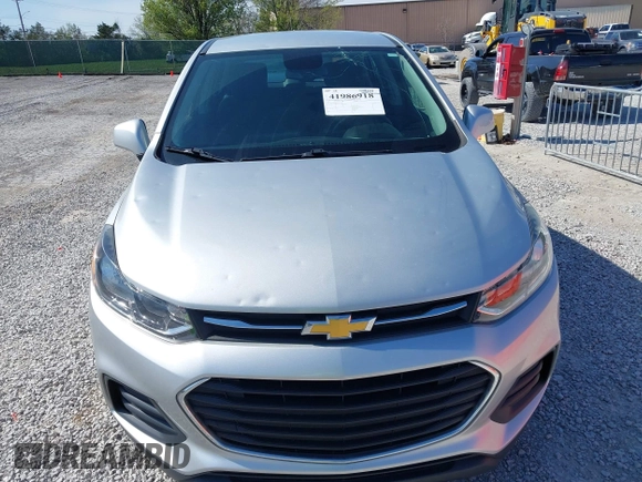 2017 Chevrolet Trax LS with VIN 3GNCJKSBXHL232986, listed as a IAAI auction lot 41986918 with 121,094 mi miles. Bid and sale history available at carsss.com. Image 6.
