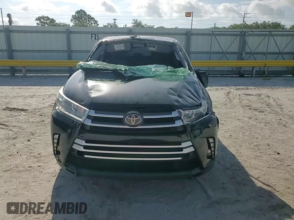 2018 Toyota Highlander LE with VIN 5TDZARFH8JS041397, listed as a Copart auction lot 60262295 with 92,526 mi miles and Salvage title. Bid and sale history available at DreamBid. Image 14.