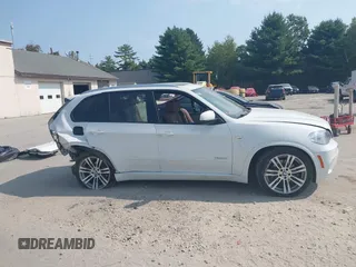 2013 BMW X5 xDrive35i z VIN 5UXZV4C55D0B07060, wystawiony jako IAAI lot #40331229 z przebiegiem 61 458 mil mil oraz . Historia ofert i sprzedaży dostępna na DreamBid. Obrazek 14.