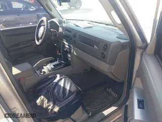 2007 Jeep Commander Sport with VIN 1J8HG48P07C671600, listed as a IAAI auction lot 42083367 with 220,113 mi miles. Bid and sale history available at carsss.com. Image 5.
