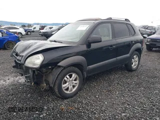 2006 Hyundai Tucson GLS with VIN KM8JN72D66U338658, listed as a IAAI auction lot 41828712 with 198,185 mi miles. Bid and sale history available at carsss.com. Image 18.