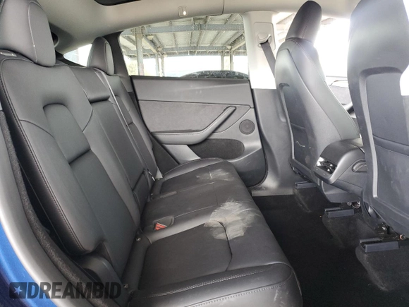2024 Tesla Model Y Long Range with VIN 7SAYGDEE6RF025366, listed as a Copart auction lot 49328055 with 10,319 mi miles and Salvage Title. Bid and sale history available at DreamBid. Image 10.