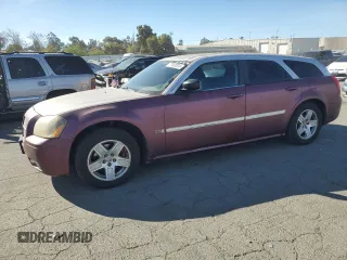 2005 Dodge Magnum z VIN 2D4FV48T65H139847, wystawiony jako Copart lot #77403024 z przebiegiem 122 177 mil mil oraz Szkody całkowita. Historia ofert i sprzedaży dostępna na DreamBid. Obrazek 1.
