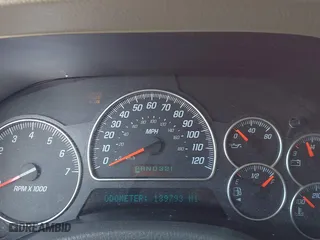 2002 GMC Envoy SLT with VIN 1GKDT13S322512505, listed as a IAAI auction lot 42056266 with 139,793 mi miles. Bid and sale history available at carsss.com. Image 7.
