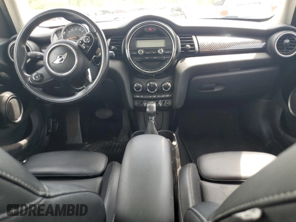 2015 MINI Hardtop 4 Door S with VIN WMWXU3C5XF2B56555, listed as a Copart auction lot 58775215 with 101,426 mi miles and Clean title. Bid and sale history available at DreamBid. Image 8.