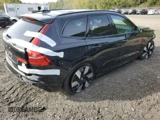 2024 Volvo XC60 Recharge Plug-In Hybrid Plus Dark Theme with VIN YV4H60DL0R1902514, listed as a Copart auction lot 84997844 with 1,302 mi miles and Salvage Title. Bid and sale history available at carsss.com. Image 3.