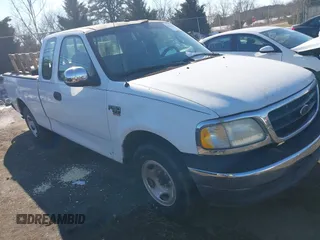 2000 Ford F-150 z VIN 2FTPX17L7YCA51774, wystawiony jako IAAI lot #41426958 z przebiegiem 421 412 mil mil oraz . Historia ofert i sprzedaży dostępna na DreamBid. Obrazek 1.