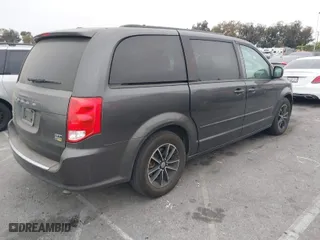 2017 Dodge Grand Caravan GT with VIN 2C4RDGEG5HR761229, listed as a IAAI auction lot 42029422 with 211,600 mi miles. Bid and sale history available at carsss.com. Image 4.