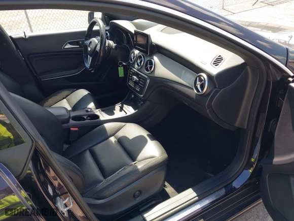 2014 Mercedes-Benz CLA-Class CLA 250 with VIN WDDSJ4EB4EN065876, listed as a IAAI auction lot 42029714 with 172,898 mi miles. Bid and sale history available at carsss.com. Image 5.