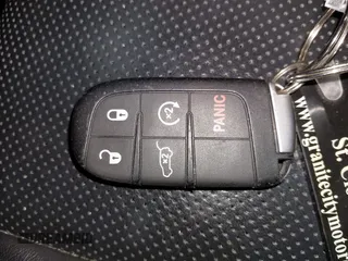 2021 Jeep Grand Cherokee 80th Anniversary z VIN 1C4RJFBG9MC580645, wystawiony jako IAAI lot #41398269 z przebiegiem 79 057 mil mil oraz . Historia ofert i sprzedaży dostępna na DreamBid. Obrazek 11.
