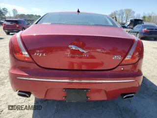 2015 Jaguar XJ Portfolio z VIN SAJWJ2GD9F8V90013, wystawiony jako Copart lot #49766095 z przebiegiem 179 970 mil mil oraz Czysty tytuł • Clean title. Historia ofert i sprzedaży dostępna na DreamBid. Obrazek 6.