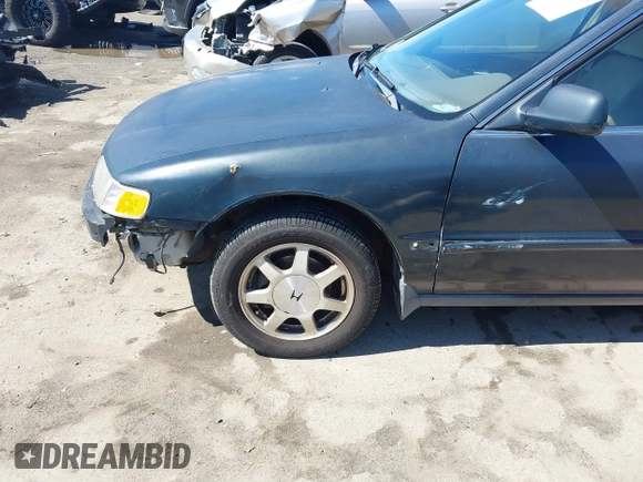 1994 Honda Accord EX with VIN JHMCD5652RC096984, listed as a IAAI auction lot 41734743 with 199,052 mi miles. Bid and sale history available at carsss.com. Image 18.