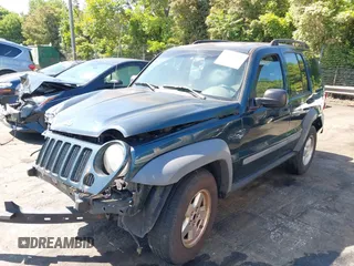 2006 Jeep Liberty Sport z VIN 1J4GK48K66W122836, wystawiony jako IAAI lot #42141978 z przebiegiem 188 952 mil mil oraz . Historia ofert i sprzedaży dostępna na DreamBid. Obrazek 2.