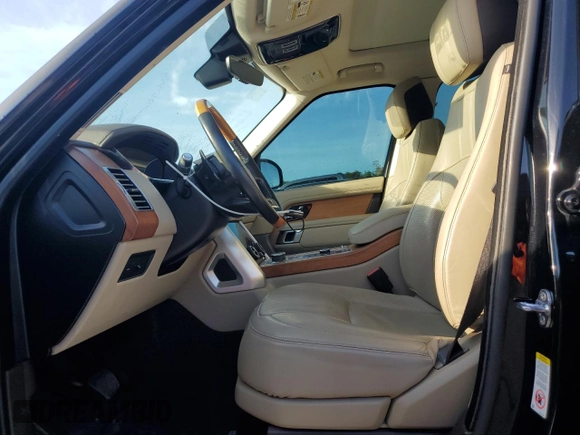 2018 Land Rover Range Rover z VIN SALGS2RE1JA393708, wystawiony jako Copart lot #60575295 z przebiegiem 56 903 mil mil oraz Czysty tytuł • Clean title. Historia ofert i sprzedaży dostępna na DreamBid. Obrazek 7.