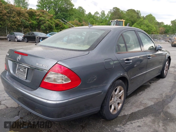 2008 Mercedes-Benz E-Class 3.0L with VIN WDBUF22X78B224919, listed as a IAAI auction lot 42106087 with 274,844 mi miles. Bid and sale history available at carsss.com. Image 4.
