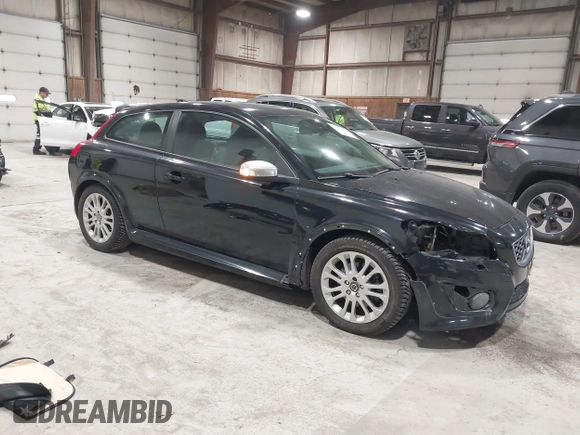 2011 Volvo C30 with VIN YV1672MK7B2200954, listed as a IAAI auction lot 41894293 with 138,616 mi miles. Bid and sale history available at carsss.com. Image 1.