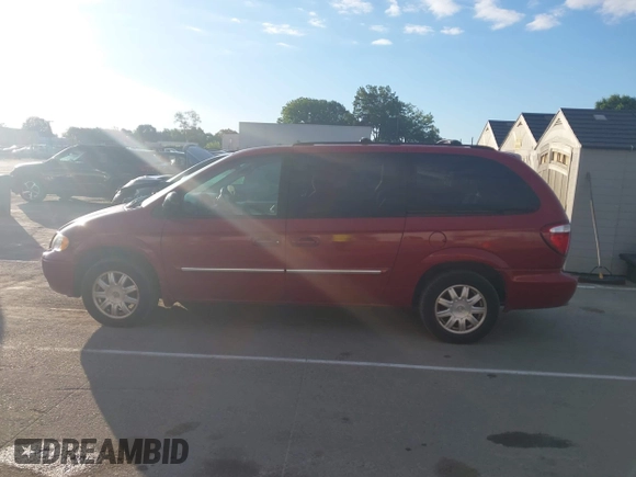 2006 Chrysler Town & Country Touring with VIN 2A4GP54L06R871145, listed as a IAAI auction lot 42199513 with 141,772 mi miles and . Bid and sale history available at DreamBid. Image 14.