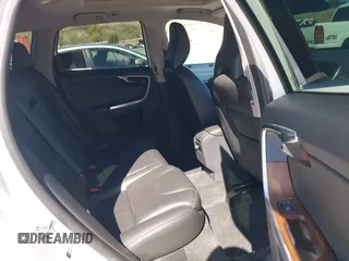 2017 Volvo XC60 Inscription с VIN YV440MDUXH2011767, выставлен на аукционе IAAI как лот 41816118 с пробегом 185 901 миль миль и . История ставок и продаж доступна на DreamBid. Изображение 8.
