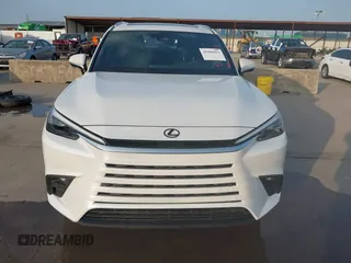 2025 Lexus TX 350 с VIN 5TDAAAB6XSS021320, выставлен на аукционе IAAI как лот 41905013 с пробегом 2 538 миль миль и . История ставок и продаж доступна на DreamBid. Изображение 13.