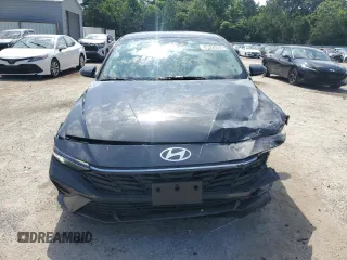2024 Hyundai Elantra SEL z VIN KMHLM4DG2RU743230, wystawiony jako Copart lot #58426905 z przebiegiem 33 764 mil mil oraz Nie do naprawy • Non repairable. Historia ofert i sprzedaży dostępna na DreamBid. Obrazek 5.
