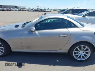 2006 Mercedes-Benz SLK-Class 3.5L with VIN WDBWK56F66F100007, listed as a IAAI auction lot 42108912 with 115,920 mi miles. Bid and sale history available at carsss.com. Image 13.