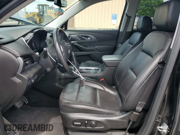 2019 Chevrolet Traverse Premier z VIN 1GNERKKW7KJ135666, wystawiony jako Copart lot #55920135 z przebiegiem 105 812 mil mil oraz Szkoda całkowita • Salvage title. Historia ofert i sprzedaży dostępna na DreamBid. Obrazek 7.