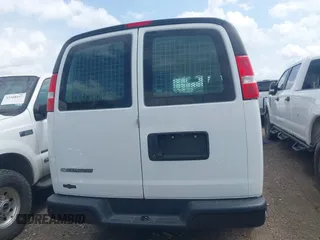 2020 Chevrolet Express Cargo z VIN 1GCWGAFP3L1240299, wystawiony jako IAAI lot #42522748 z przebiegiem 129 759 mil mil oraz . Historia ofert i sprzedaży dostępna na DreamBid. Obrazek 16.