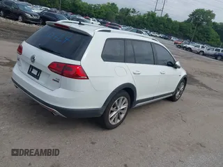 2017 Volkswagen Golf S с VIN 3VWH17AUXHM523431, выставлен на аукционе IAAI как лот 42381553 с пробегом 68 240 миль миль и . История ставок и продаж доступна на DreamBid. Изображение 4.