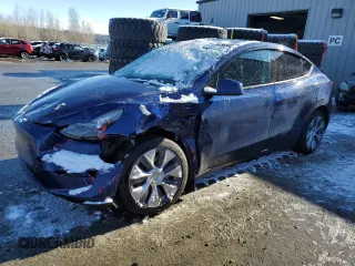 2024 Tesla Model Y Long Range z VIN 7SAYGAEE2RF981359, wystawiony jako Copart lot #44037785 z przebiegiem 56 240 mil mil oraz Szkoda całkowita • Salvage title. Historia ofert i sprzedaży dostępna na DreamBid. Obrazek 1.